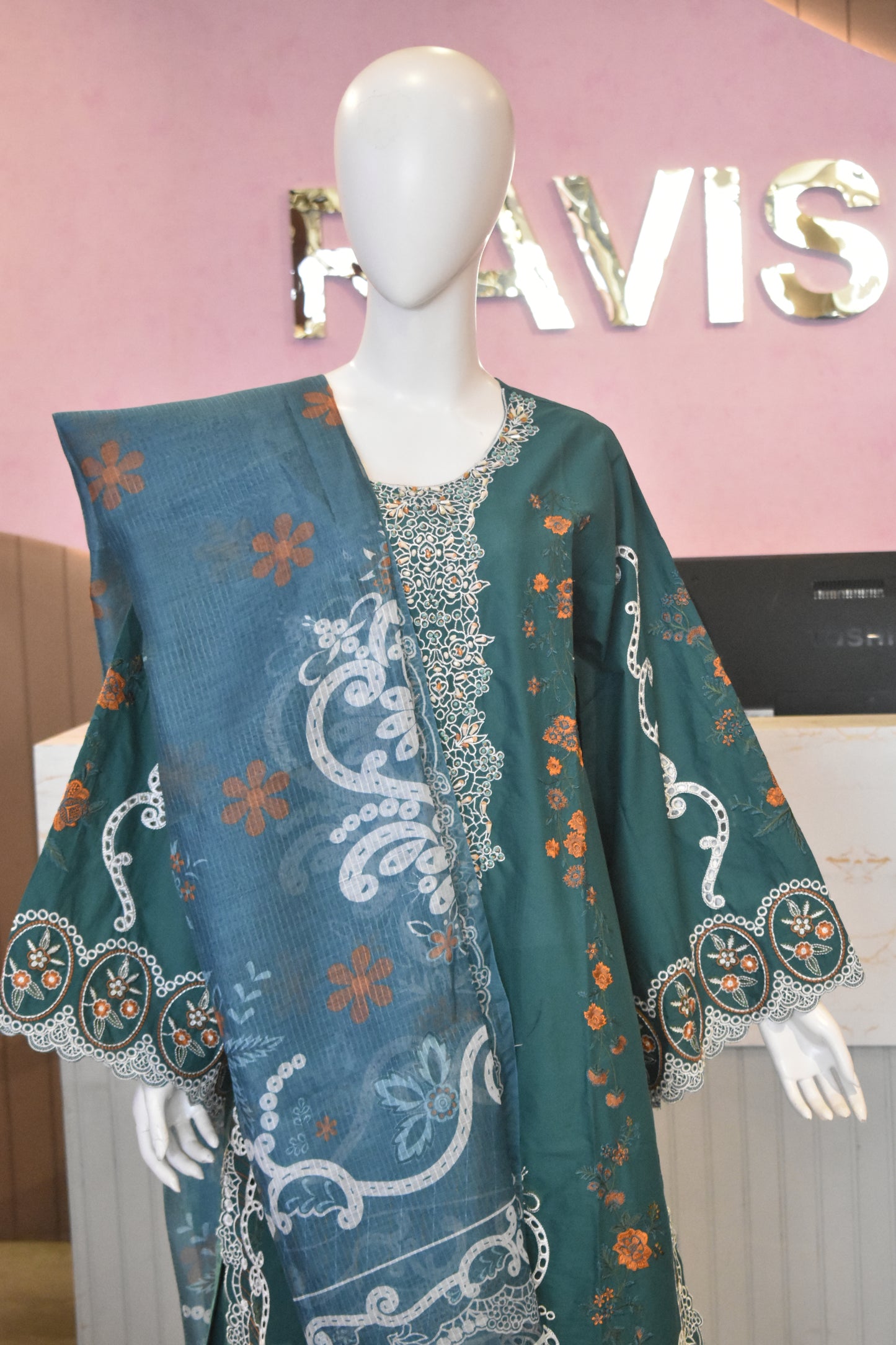 Enchanting Emerald Green Embroidered 3-Piece Cotton Suit