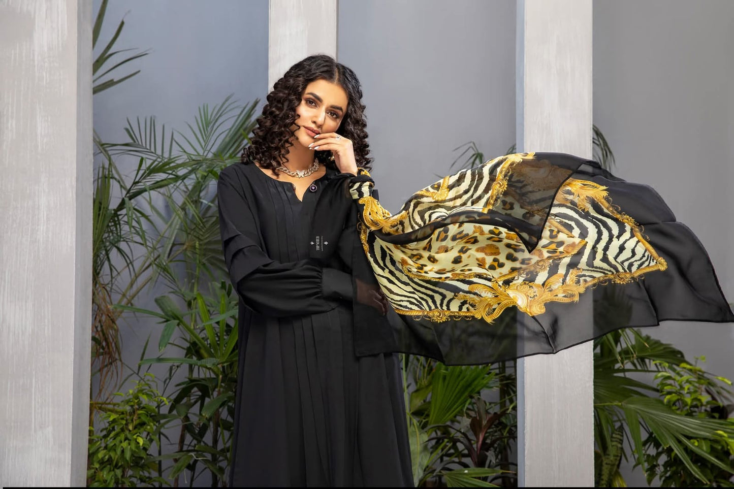 Sophisticated Jet Black Georgette 2-Piece Cord Set with Pleated Tunic and Trousers
