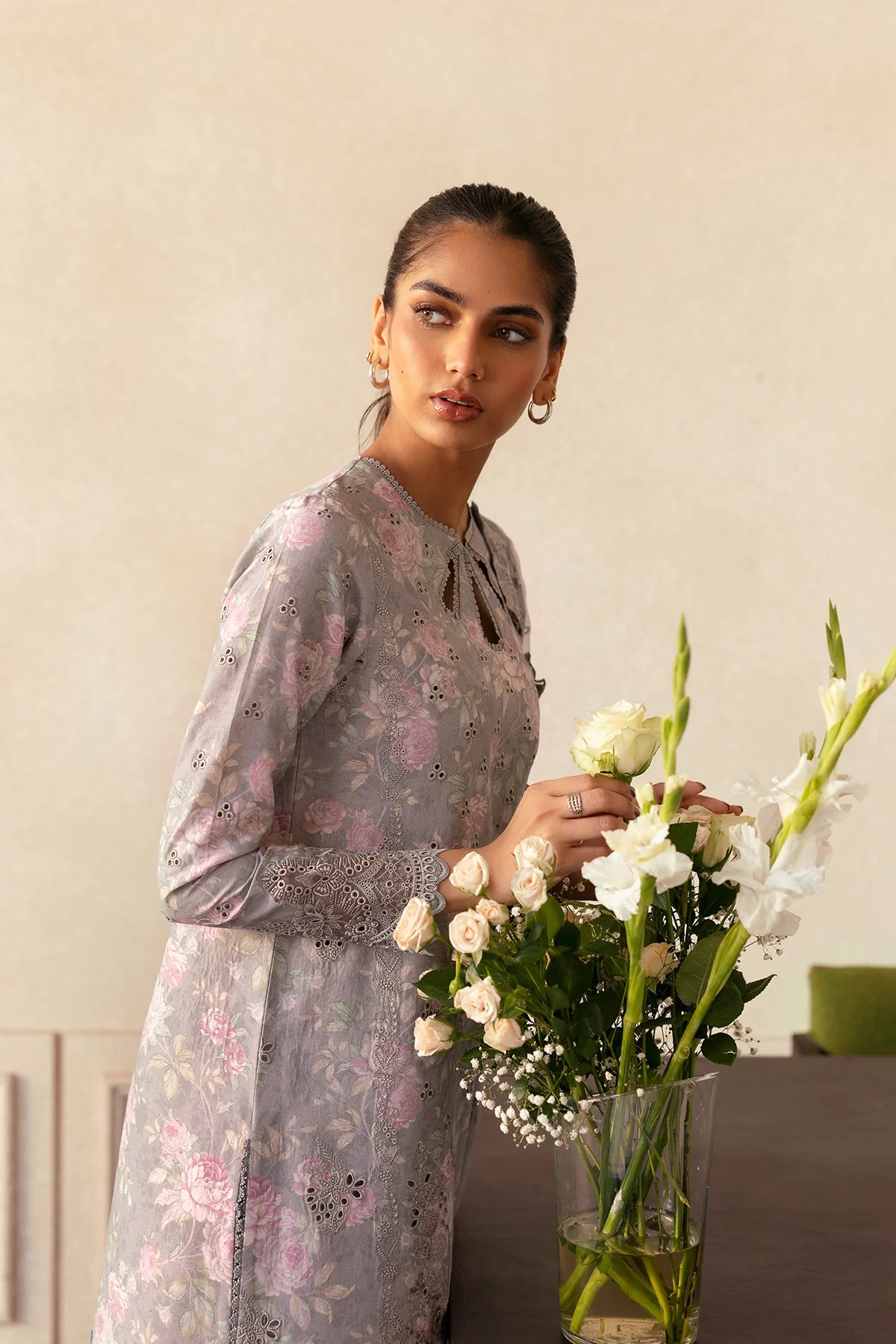 3 Piece - Embroidered Lawn Suit Unstitched With Chiffon Dupatta
