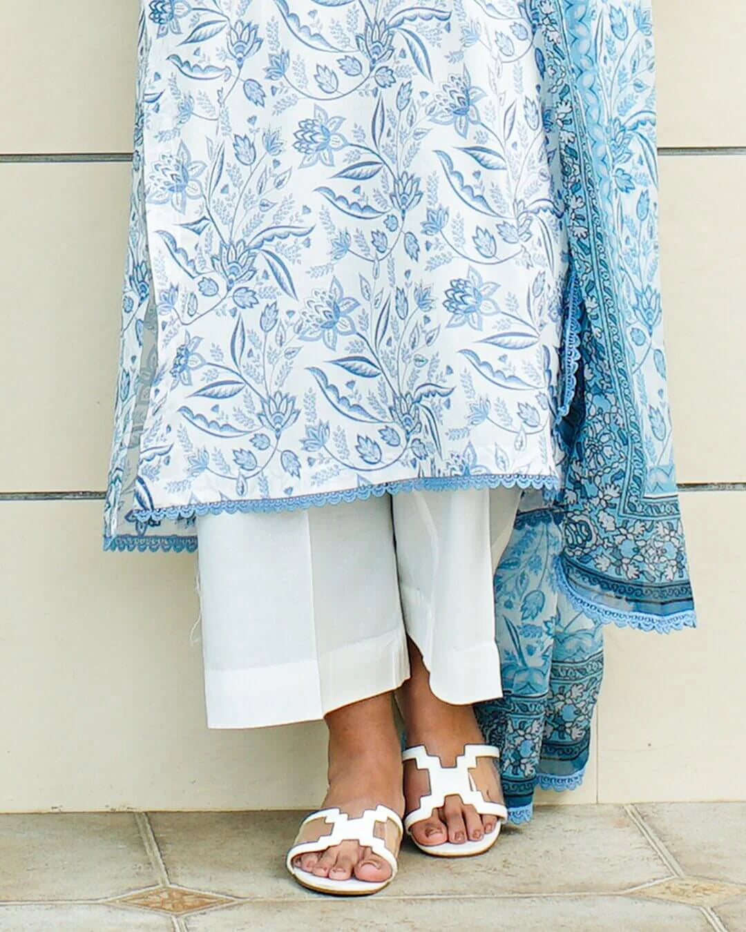 Ariya - Elegant Lavender Floral Lawn Suit with Chiffon Dupatta-Unstitched
