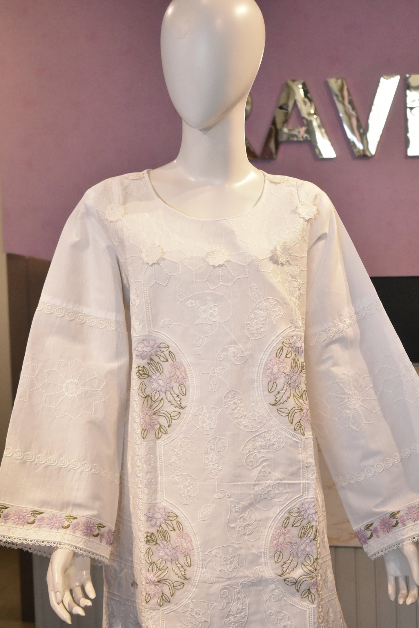 Serene White Embroidered Chikankari Cotton Kurta Set