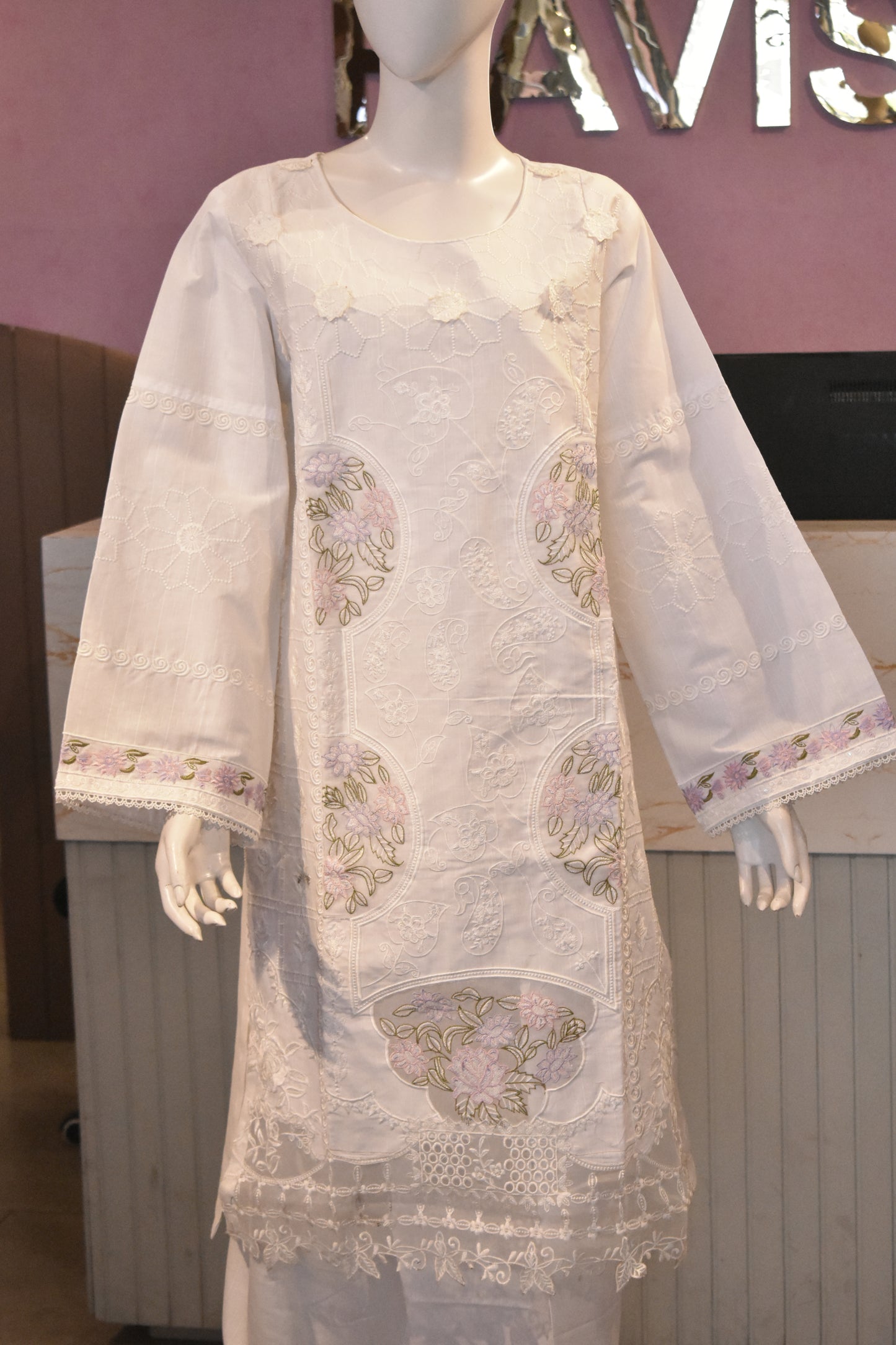 Serene White Embroidered Chikankari Cotton Kurta Set