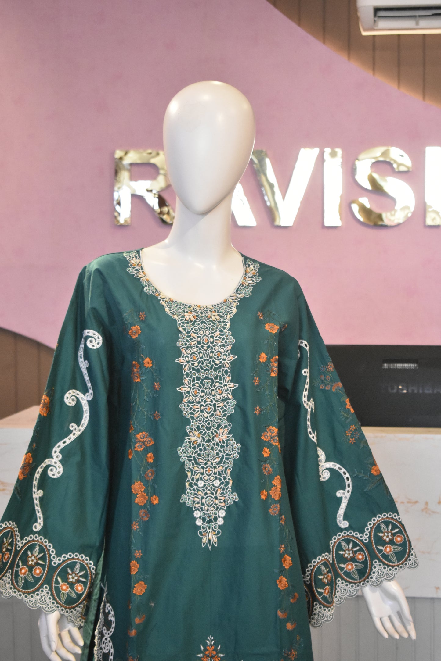 Enchanting Emerald Green Embroidered 3-Piece Cotton Suit