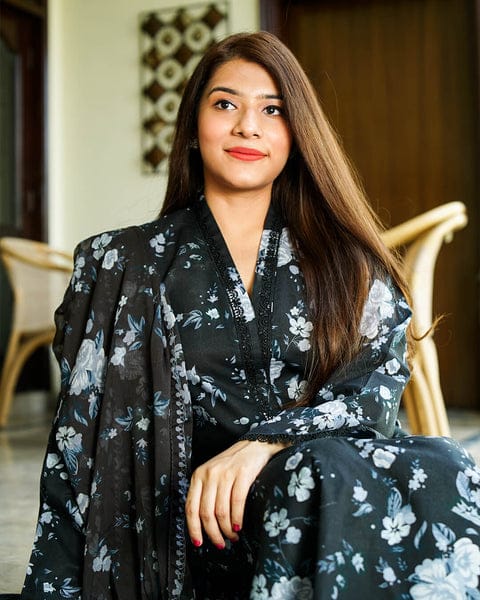 Midnight Bloom – Premium 3-Piece Printed Lawn Suit