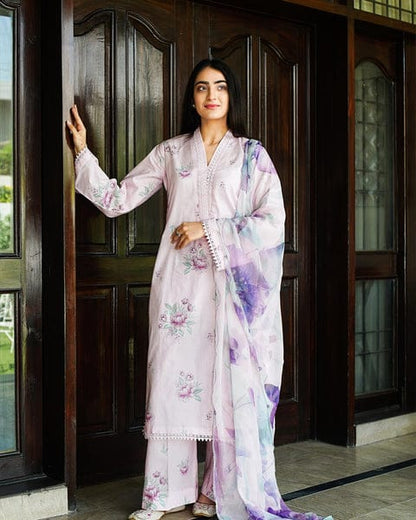 Blush Blossom – Premium 3-Piece Printed Lawn Suit